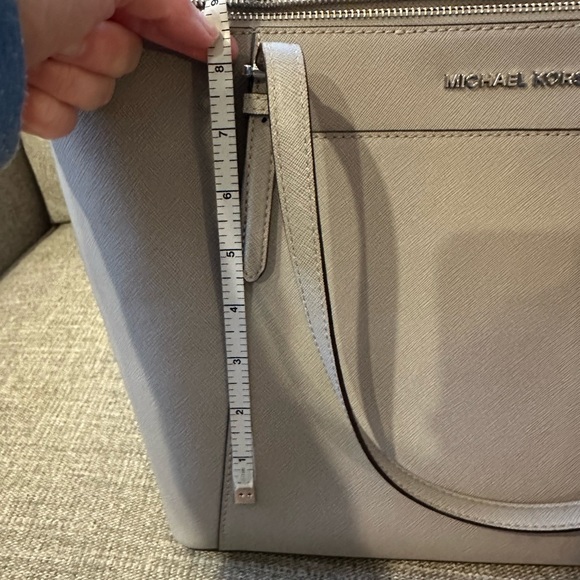 Gray Michael Kors tote - Picture 7 of 7